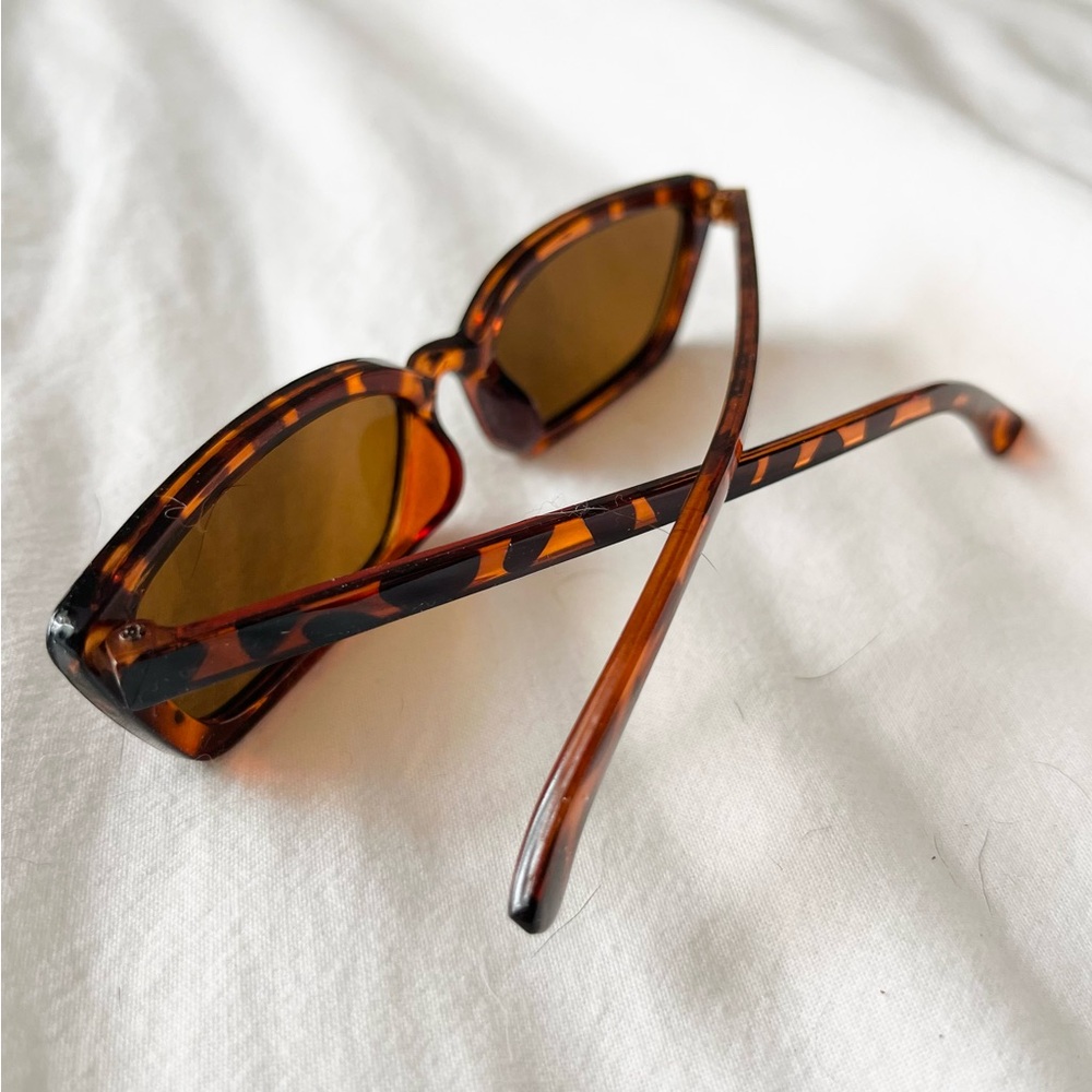 FREE WITH BUNDLE. NWOT Sunglasses